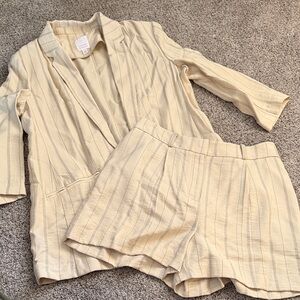 Lauren Conrad shorts and jacket suit set 
Small bottoms medium top